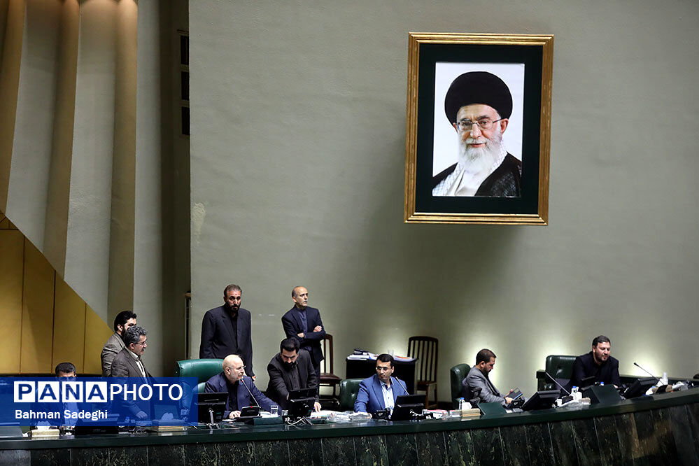 نمایندگان مجلس با فوریت لایحه تغییر ساعت رسمی کشور مخالفت کردند