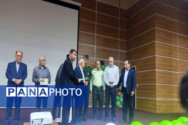 تجلیل از معلمان نمونه شهرستان گناوه