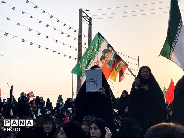 دریای خروشان جمعیت در سوگ «امام شهید امت» قم