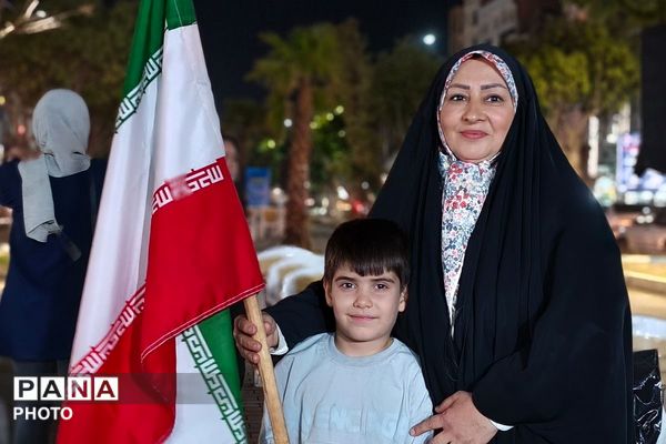 قرار شبانه مردم نسیم شهری در بهارستان دو