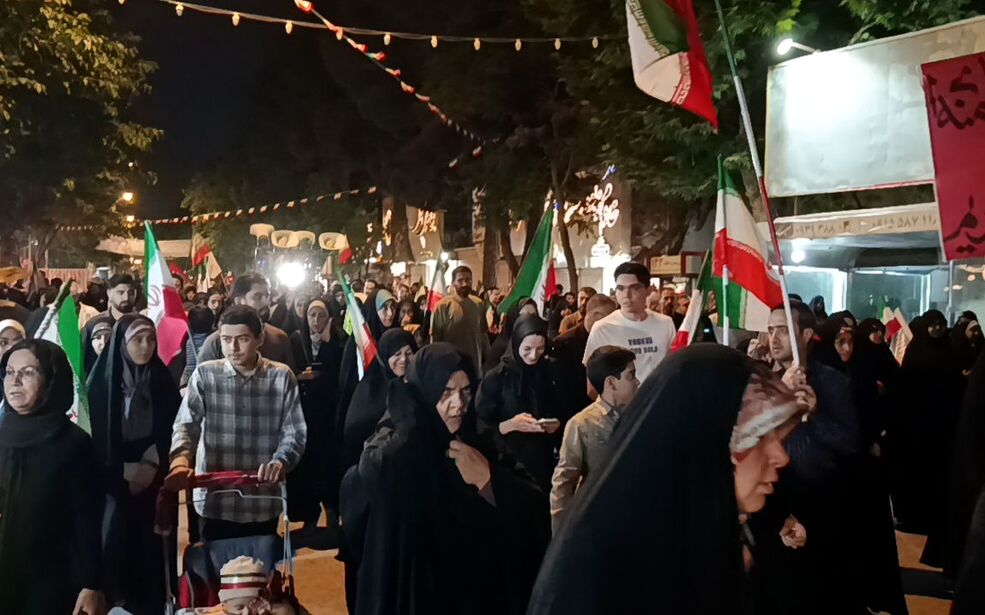  دانش آموزان پای کار انقلاب هستند