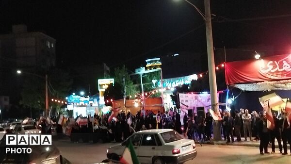 میدان ازادی هر شب میزبان وطن پرستان نیشابوری می شود 