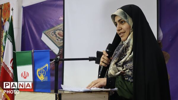 اردوی یک‌روزه «طلایی‌داران انقلاب» در مدرسه بهشت آیین  خرم‌آباد