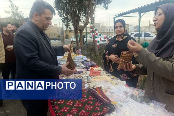 برپایی ایستگاه کوچ به مناسب سالگرد پیروزی اقلاب اسلامی ایران