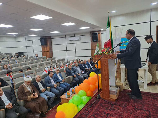  تجلیل از مدیران، مربیان و دانش‌آموزان پیشتاز شهرستان عسلویه