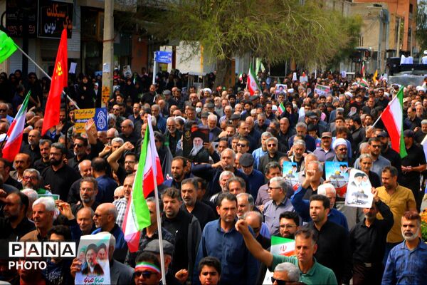 راهپیمایی روز قدس همزمان با تشییع شهید اقتدار در جهرم