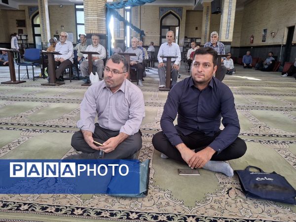 حضور مردم و  فرهنگیان متدین ملارد در صفوف نماز جمعه 