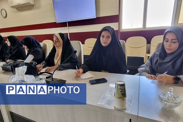 کارگاه "تربیت کنشگر جوانی جمعیت" ویژه رابطین امور بانوان مدارس منطقه کهریزک 