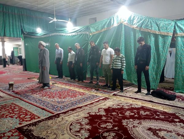 برگزاری نماز صد رکعتی در روستای گزکوه