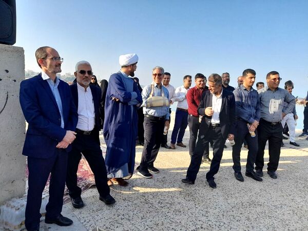 همایش پیاده‌روی فرهنگیان در بوشهر به‌مناسبت هفته تربیت‌بدنی و ورزش