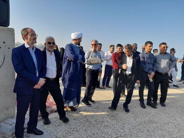 همایش پیاده‌روی فرهنگیان در بوشهر به‌مناسبت هفته تربیت‌بدنی و ورزش