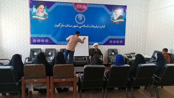 گعده میز هنر ( محله باهنر) شهرستان مارگون با محوریت کلاس‌های آموزشی، تربیتی و عرفانی
