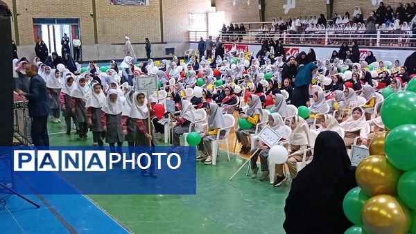 آیین تجلیل از خانواه شهدا در پروژه مهر ناحیه ۲ مشهد