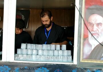 قول‌های زائران تنکمان در مسیر تشییع رهبر شهید
