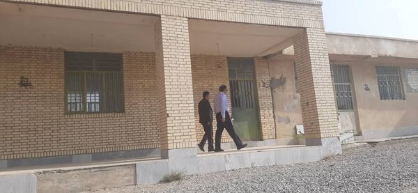 نشست مدیر آموزش و پرورش ناحیه یک بندرعباس با بخشدار و دهیاران بخش شمیل