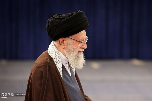 حضرت آیت‌الله العظمی شهید سیدعلی حسینی خامنه‌ای