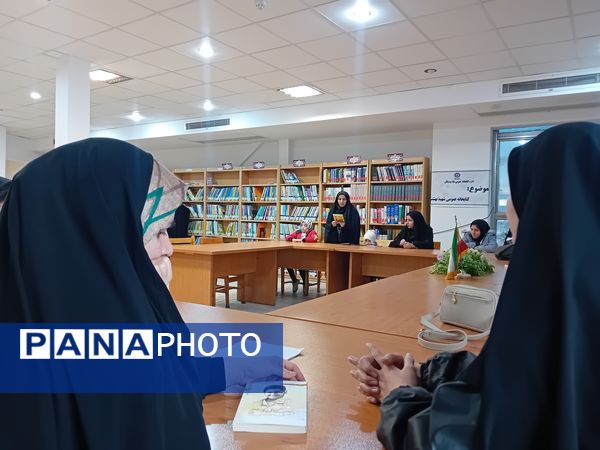 نشست کتابخوانی در کتابخانه شهید بهشتی سملقان