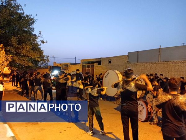 عزاداری هیئت زنجیر زنی روستای نقاب در شب شهادت امام رضا(ع)
