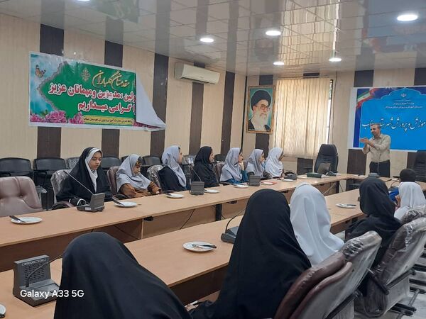 مراسم تقدیر از دانش‌‌آموزان فعال خبرگزاری پانا در میناب