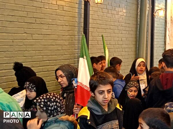 برپایی غرفه کودک در حاشیه اجتماعات شبانه در کاشمر