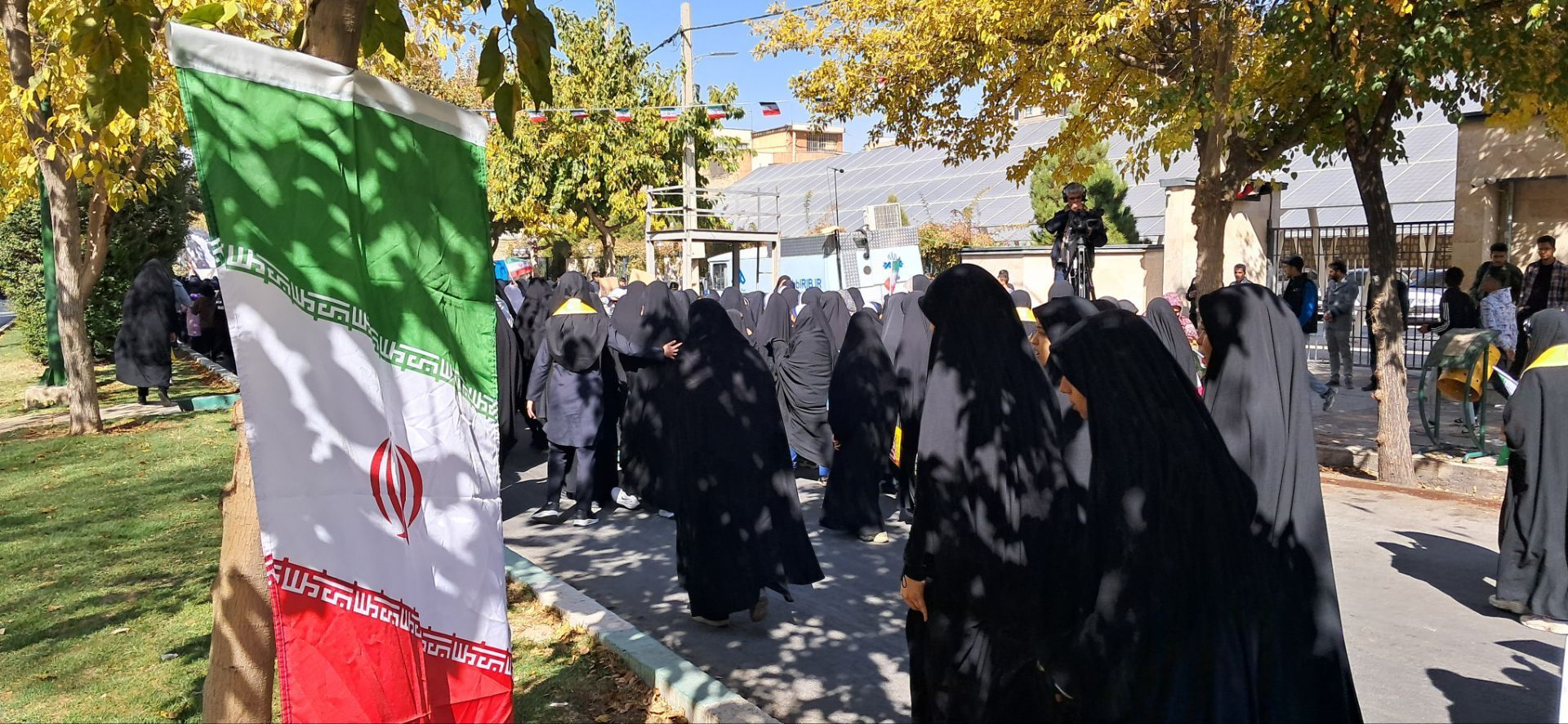 راهپیمایی یوم الله ۱۳ آبان نمایش وحدت نسل‌ها علیه استکبار