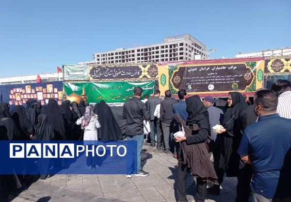 حال و هوای حرم مطهر رضوی در روز شهادت امام رضا(ع)