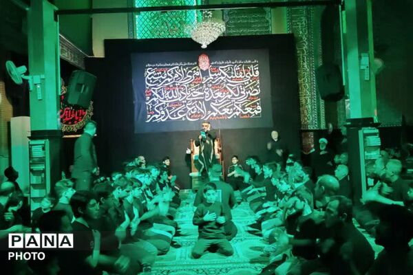  نوجوانان در سوگ حسین(ع) گریستند