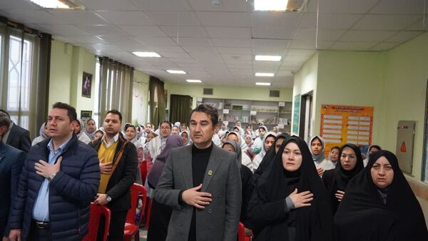 مراسم گرامیداشت سالروز حماسه ۹ دی و آیین نواختن زنگ بصیرت در مدرسه شاهد فرشتگان