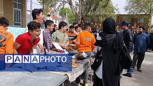 برپایی بازارچه کار و فناوری در دبیرستان شهید بهشتی آشخانه