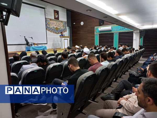 آیین افتتاح زمین چمن مدرسه بهار نور معرفت در قم