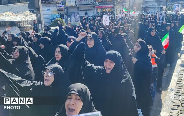 حضوری حماسی و عاشقانه در رثای رهبر