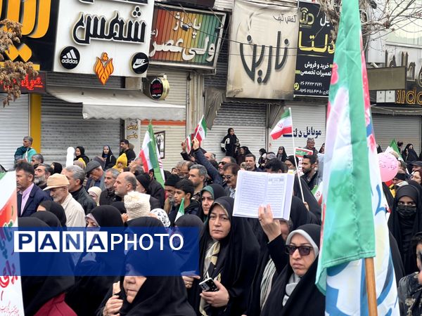 حضور پرشور مردم در راهپیمایی ۲۲ بهمن هشتگرد