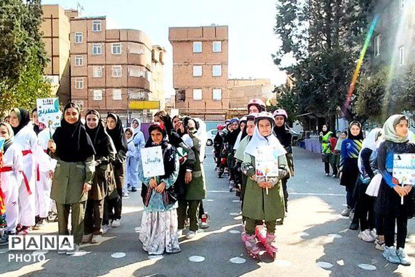 حضور مسئولان آموزش و پرورش در دبستان رضوان به مناسبت هفته تربیت بدنی
