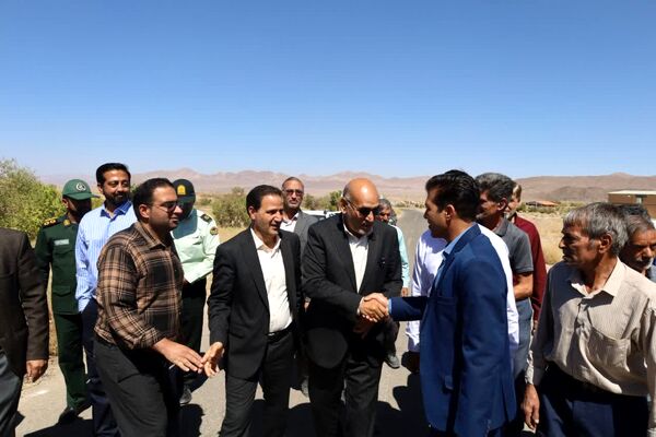 بازدید مدیرکل آموزش و پرورش استان یزد از آموزشگاه شهید نواب صفوی بهاباد