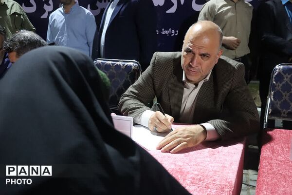 میز خدمت مدیران ارشد بخش کهریزک در تجمعات مردمی شبانه