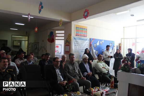 افتتاح زمین چمن مصنوعی در مدرسه شهید صفدری سه گنبد 