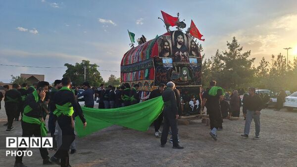 شکوهِ سوگ در پناهِ قدمگاه علی (ع)؛ نخل‌گردانی، بازخوانیِ پیوندِ عشق و ارادت