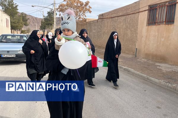 حماسه حضور مردم شهر سورمق در راهپیمایی ۲۲ بهمن