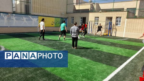 افتتاح زمین چمن مصنوعی فوتبال به نام شهید حسن غازی در دبیرستان متوسطه دوره دوم شاهد صارمیه ۶ ناحیه ۴ 