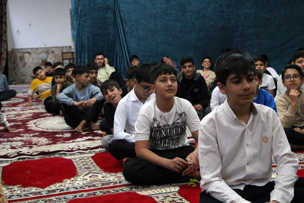 مراسم معنوی اعتکاف دانش‌آموزان پسر یزدی در فهرج