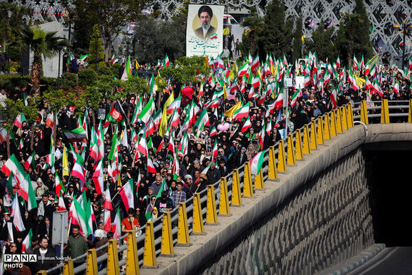 رزمایش دختران «جان‌فدای ایران»