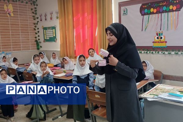 جشن دندان شماره شش در آموزشگاه شاهد فرهنگ