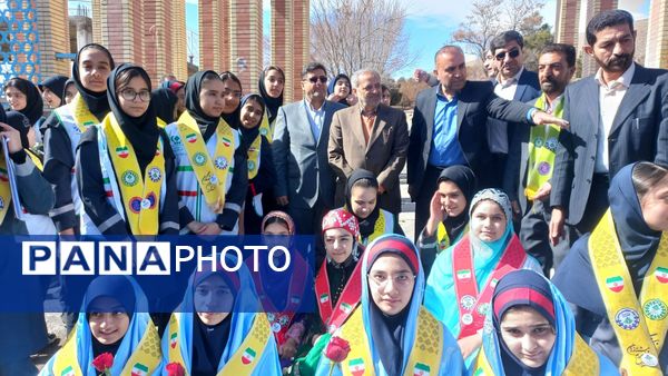 وزیر آموزش و پرورش در گلزار شهدای شهرکرد