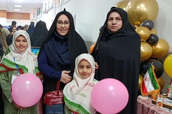 بازدید دانش آموزان ناحیه دو شهرری از نمایشگاه پژوهش اداره کل شهرستانهای استان تهران 