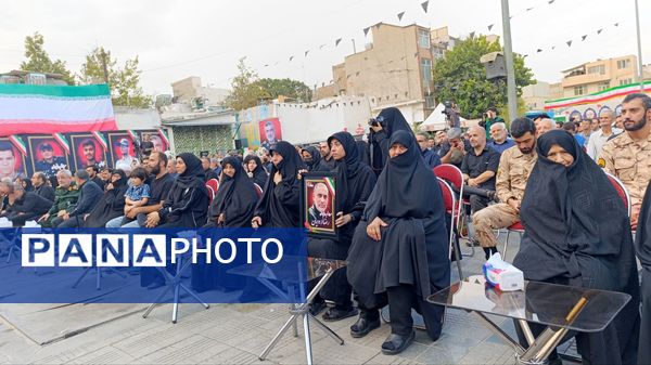 چهلم سردار حاجی‌زاده و فرزندان شهدا در منطقه ۱۷