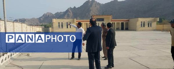 بازدید مدیر آموزش و پرورش ناحیه یک بندرعباس از مدارس روستای سرزه و خاروک