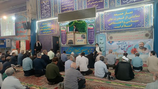 نماز جمعه با حضور مسئولان آموزش و پرورش نیشابور به مناسبت هفته بزرگداشت معلم 