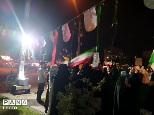 تجمعات شبانه پرشور در چهارراه هدایت مشهد