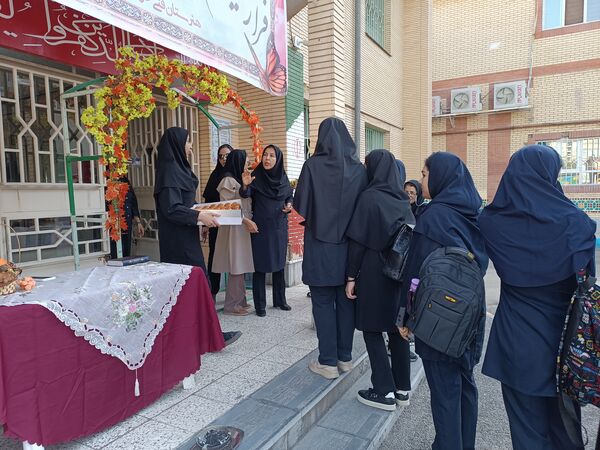 طلوع مهر در هنرستان نیک اندیشان