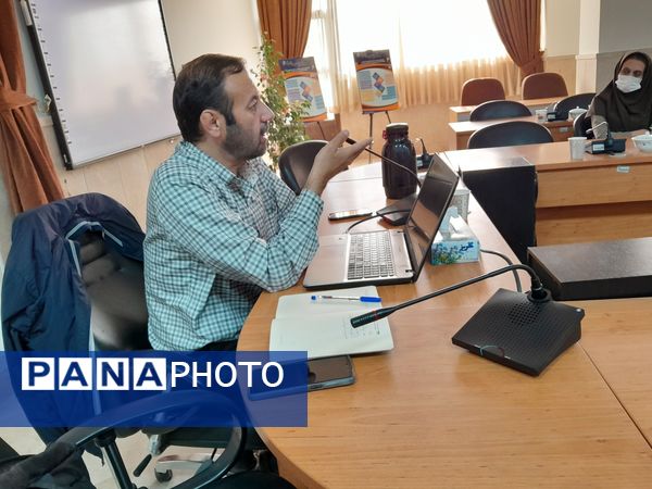 دوره تربیت معلم اقدام پژوهی در سطح نواحی مشهد